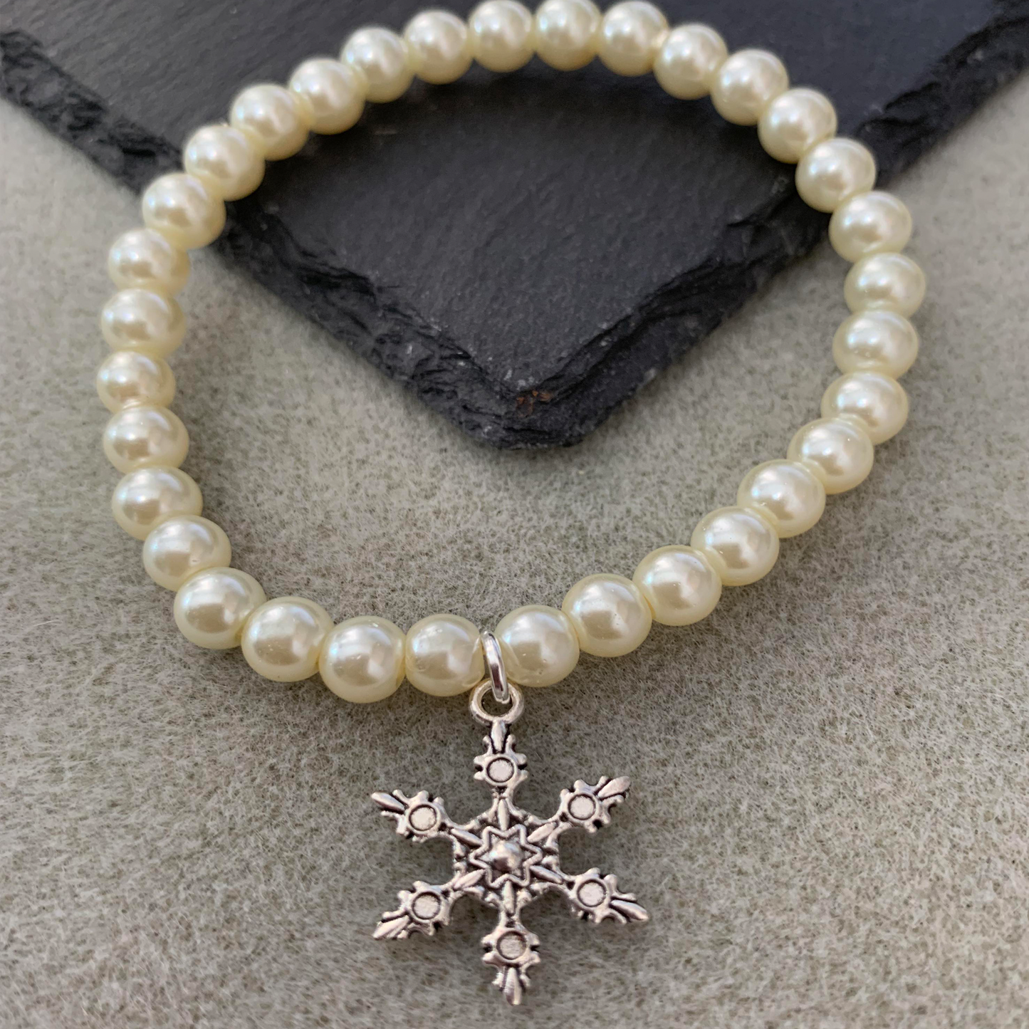 Glass Pearl Stretch Christmas Bracelets