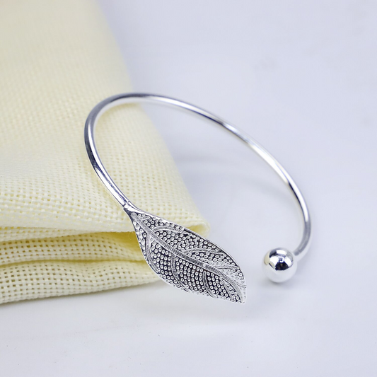 Stunning Leaf Bangle